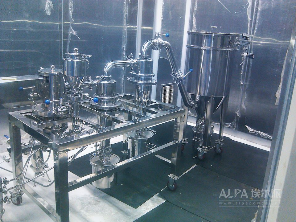 實(shí)驗(yàn)室三合一<a href=http://shuangluoxuan.cn/chanpin/27.html target=_blank class=infotextkey>氣流粉碎機(jī)</a>